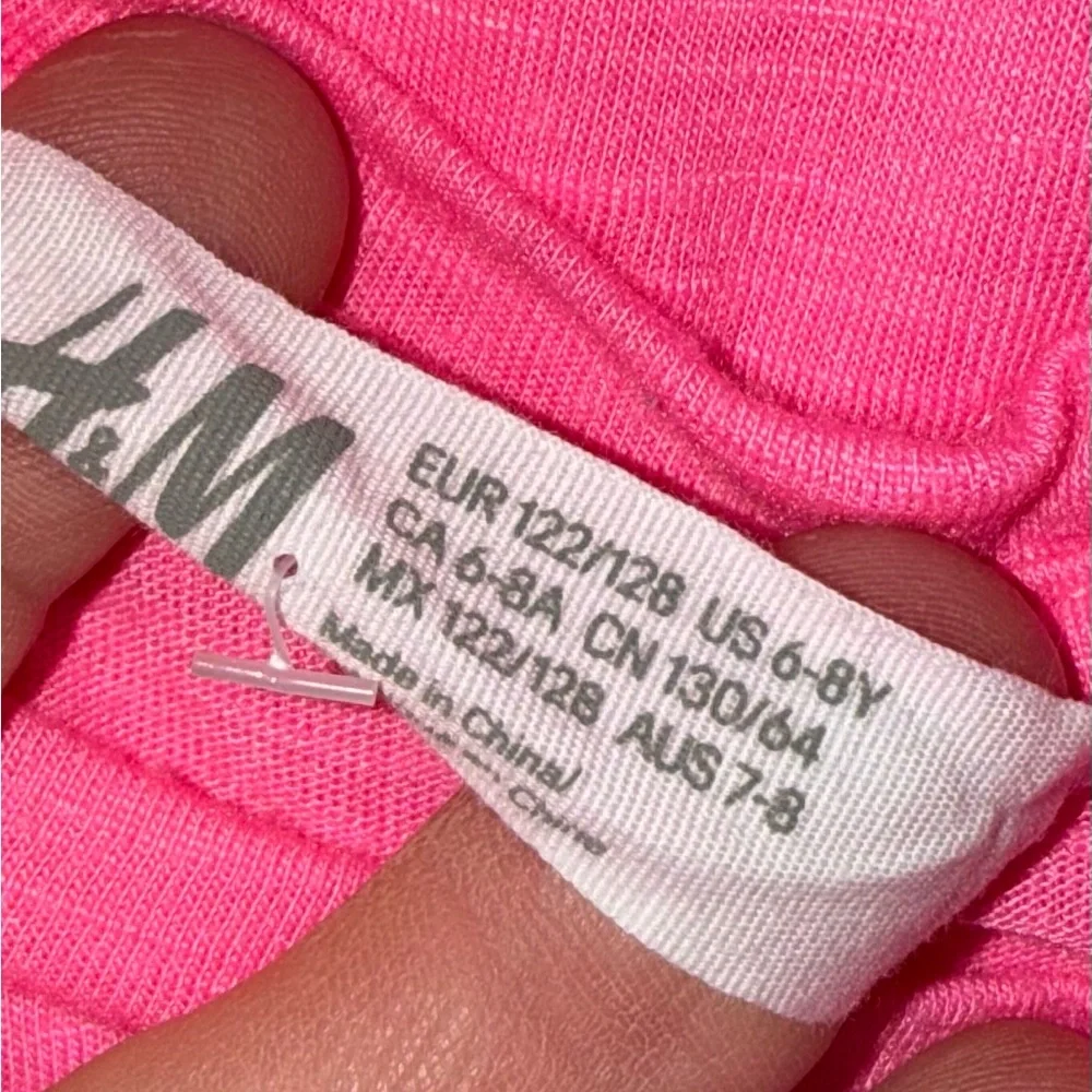 🐠 H&M Vibrant Pink Garment